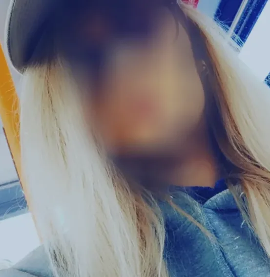 Andrea, 28