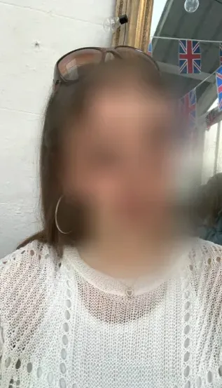 Antonia, 26