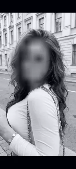 Lilly, 29