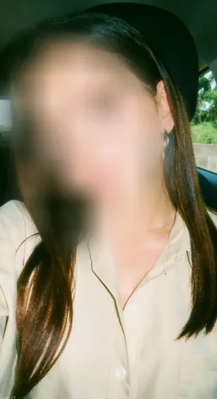 Pia, 25